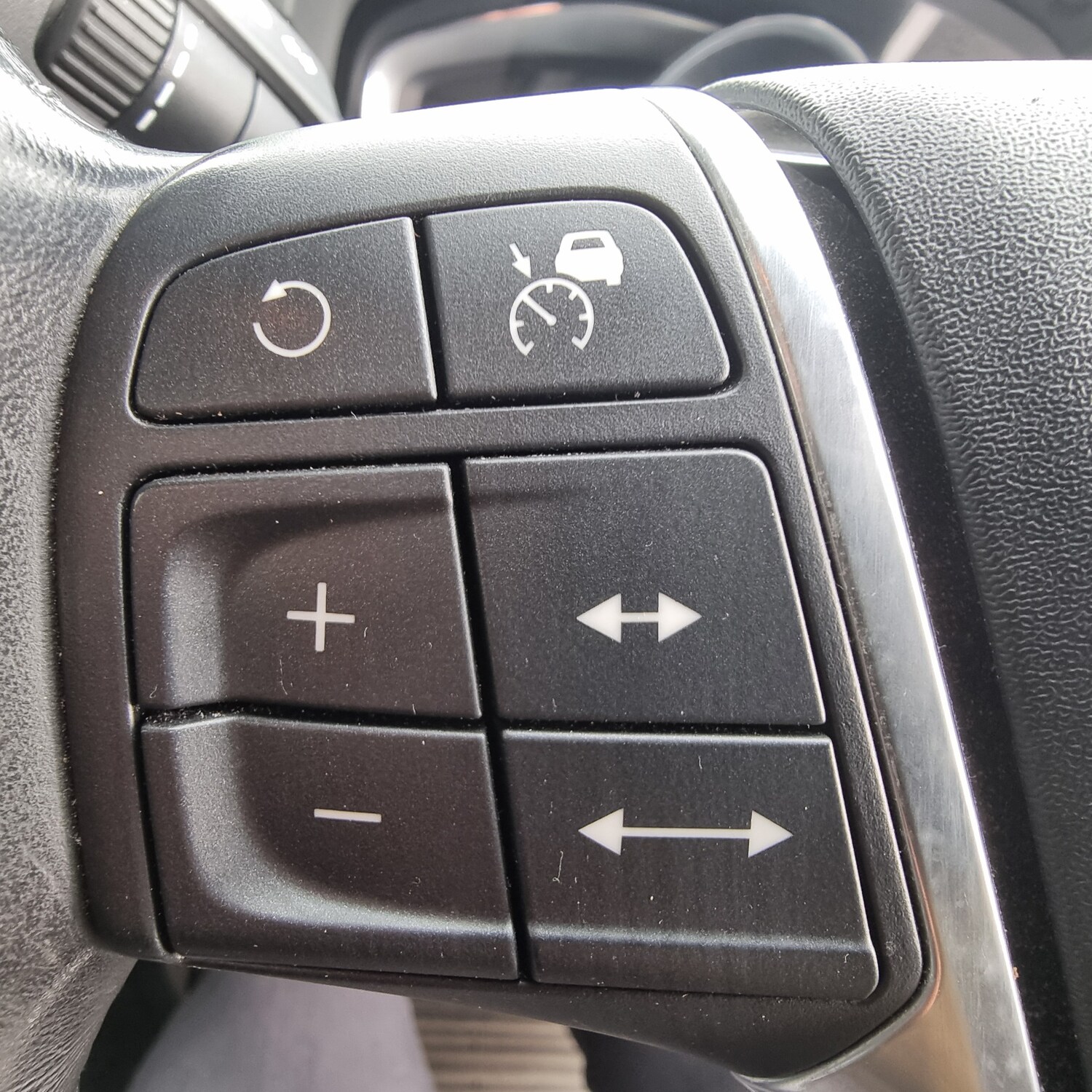 Used Volvo XC70 2014 for sale - 76045317: Photo 15