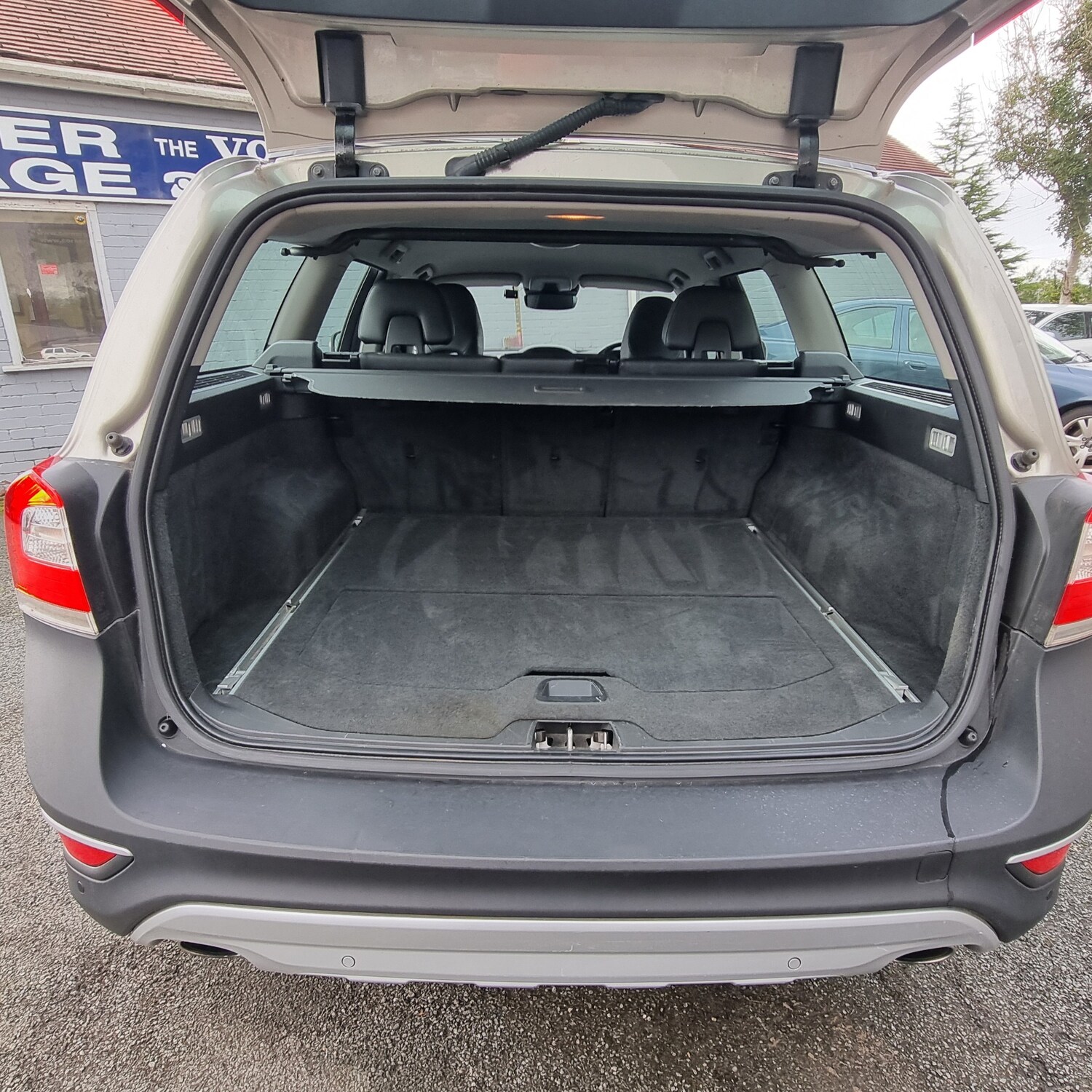 Used Volvo XC70 2014 for sale - 76045317: Photo 25