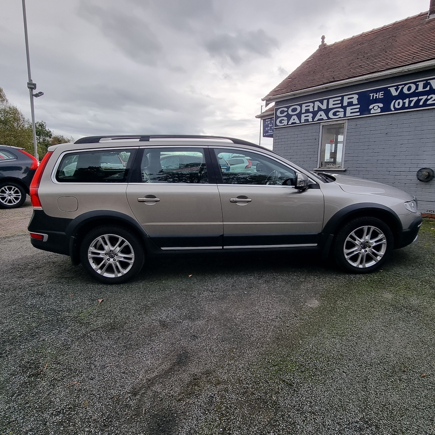 Used Volvo XC70 2014 for sale - 76045317: Photo 3