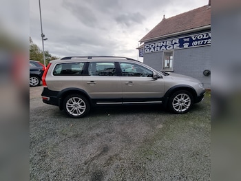Used Volvo XC70 2014 for sale - 76045317: Photo