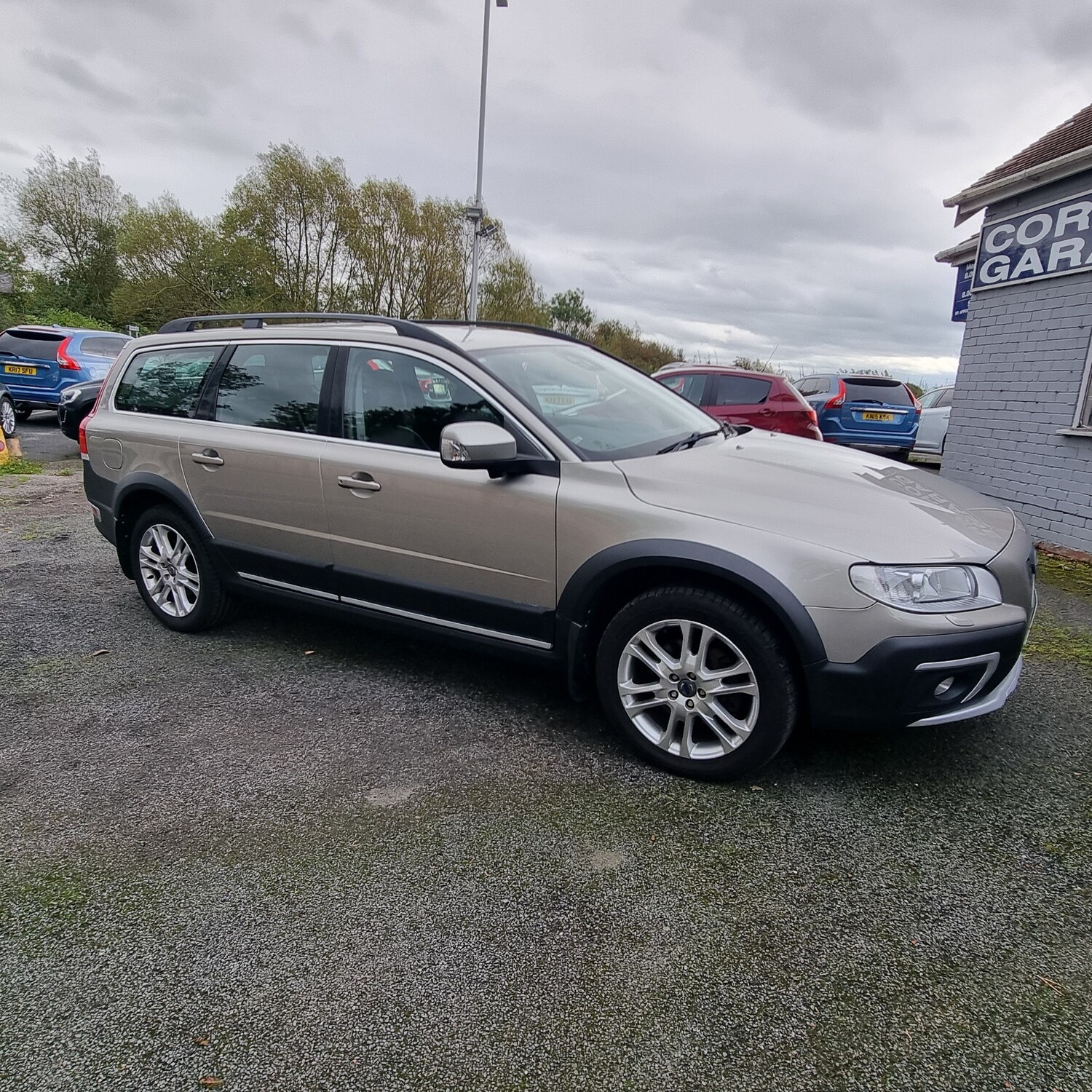 Used Volvo XC70 2014 for sale - 76045317: Photo 4
