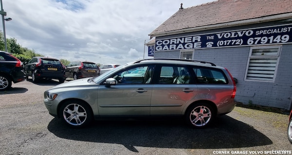 Used Volvo V50 2006 for sale - 75410231: Photo 2