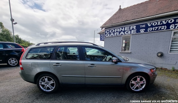 Used Volvo V50 2006 for sale - 75410231: Photo 3