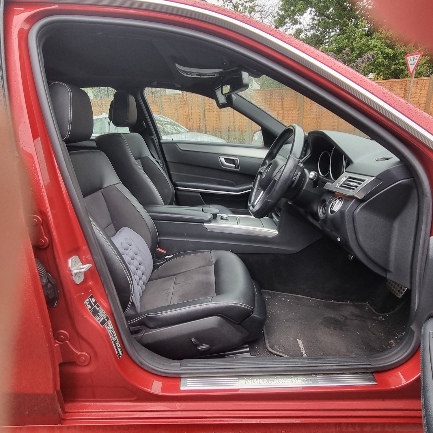 Used Mercedes-Benz E Class 2014 for sale - 76205748: Photo 20