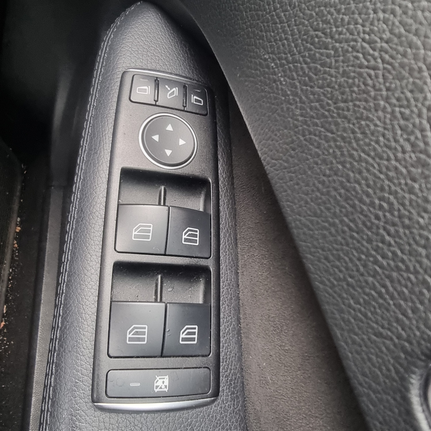 Used Mercedes-Benz E Class 2014 for sale - 76205748: Photo 21