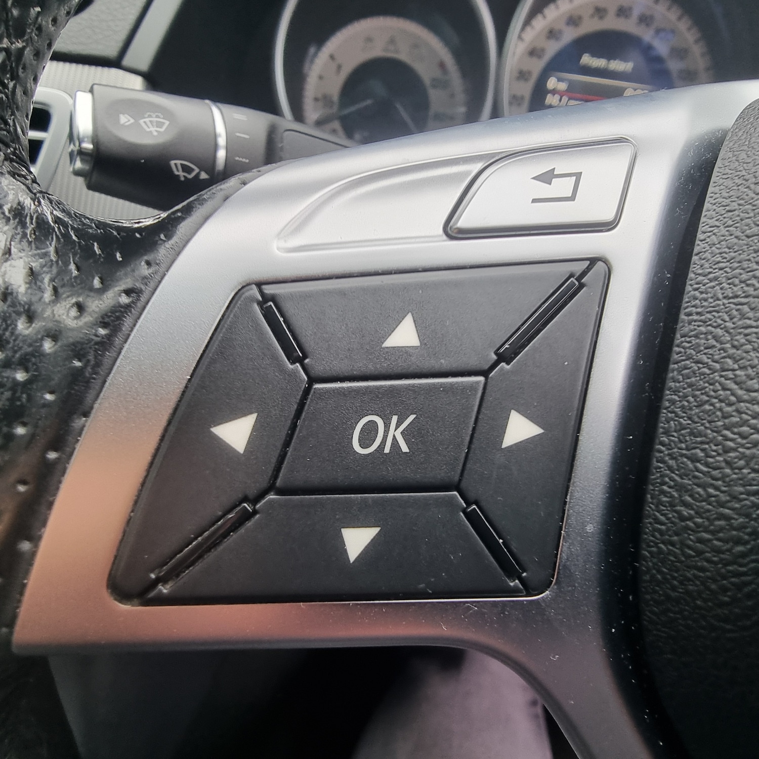 Used Mercedes-Benz E Class 2014 for sale - 76205748: Photo 8