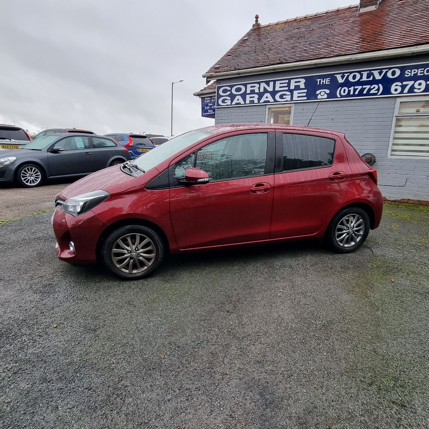Used Toyota Yaris 2017 for sale - 76205665: Photo 2