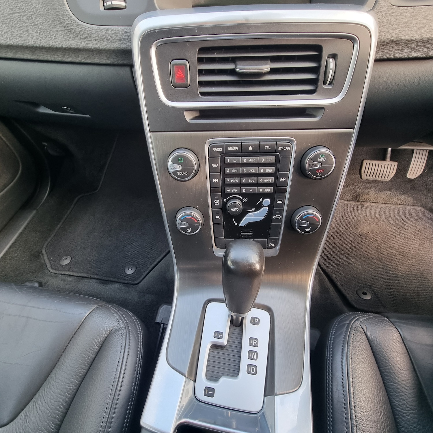 Used Volvo V60 2012 for sale - 77517798: Photo 14