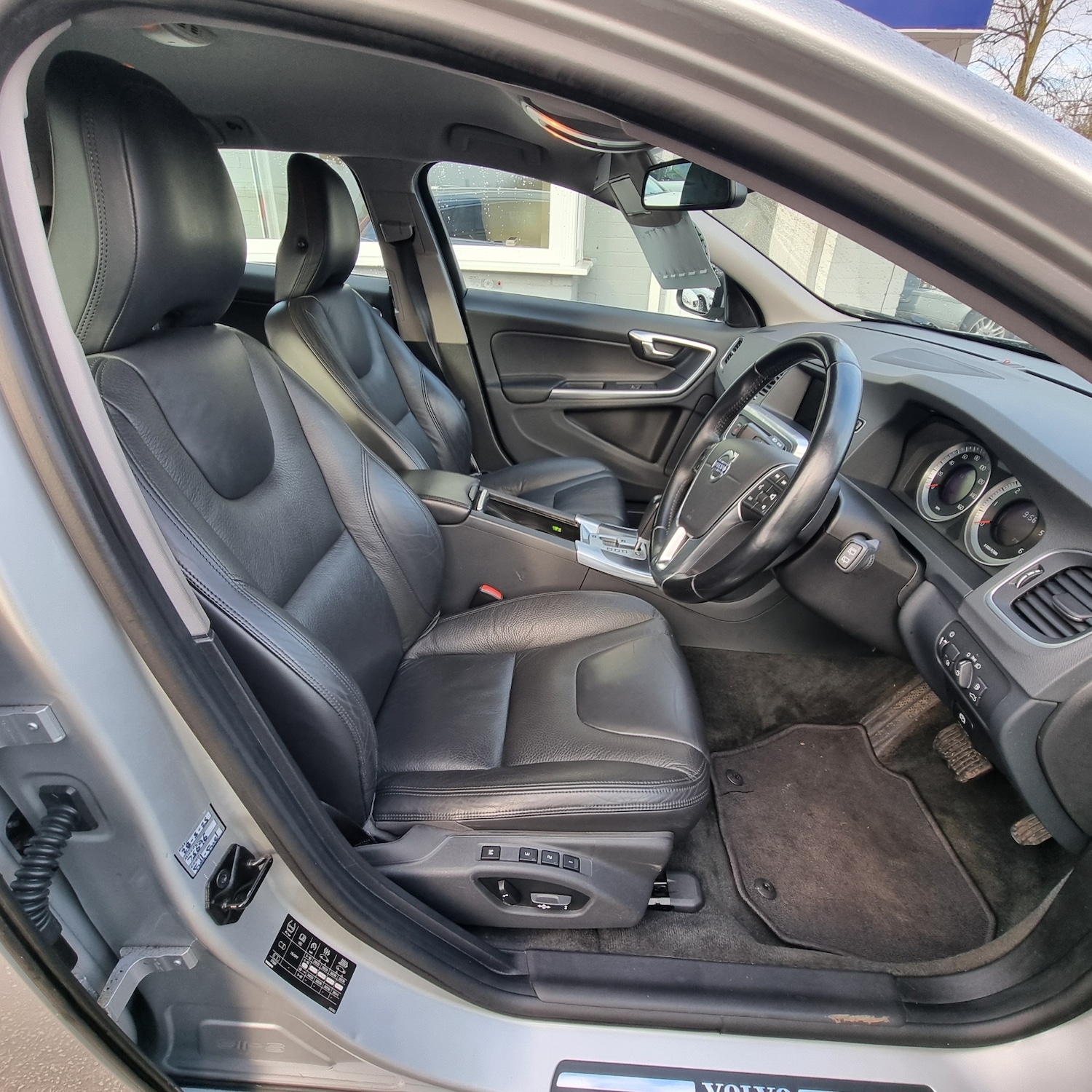 Used Volvo V60 2012 for sale - 77517798: Photo 15