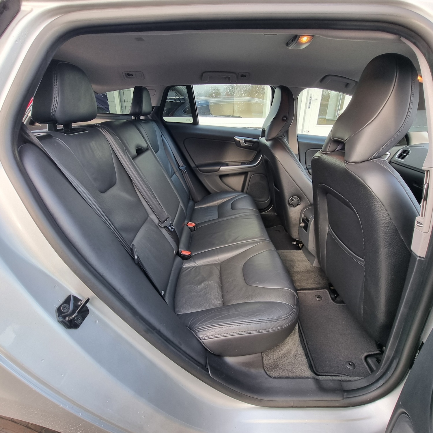 Used Volvo V60 2012 for sale - 77517798: Photo 17