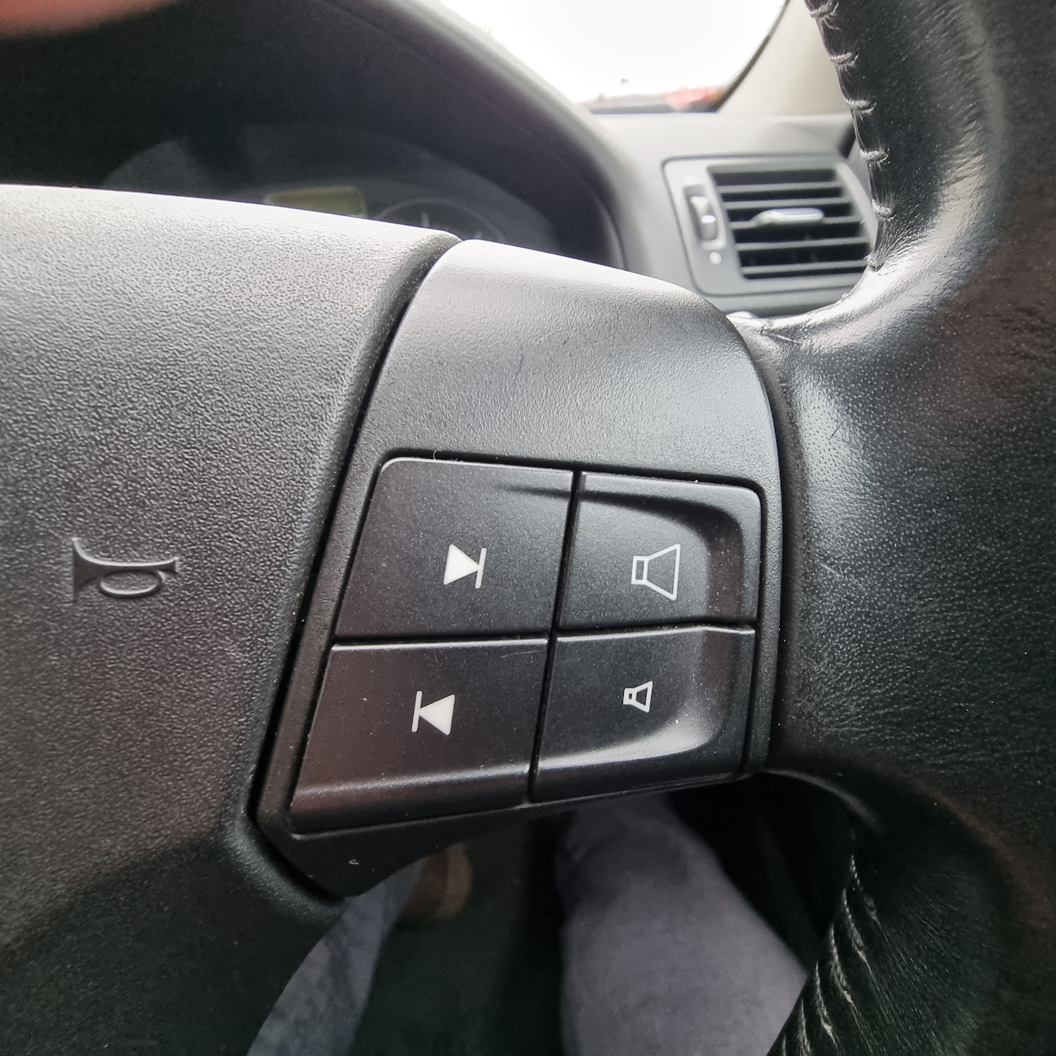 Used Volvo C30 2010 for sale - 77742573: Photo 8