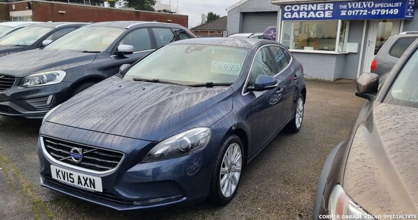 Used Volvo V40 2015 for sale - 73420417: Photo 1