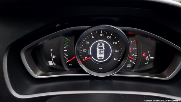 Used Volvo V40 2015 for sale - 73420417: Photo 8
