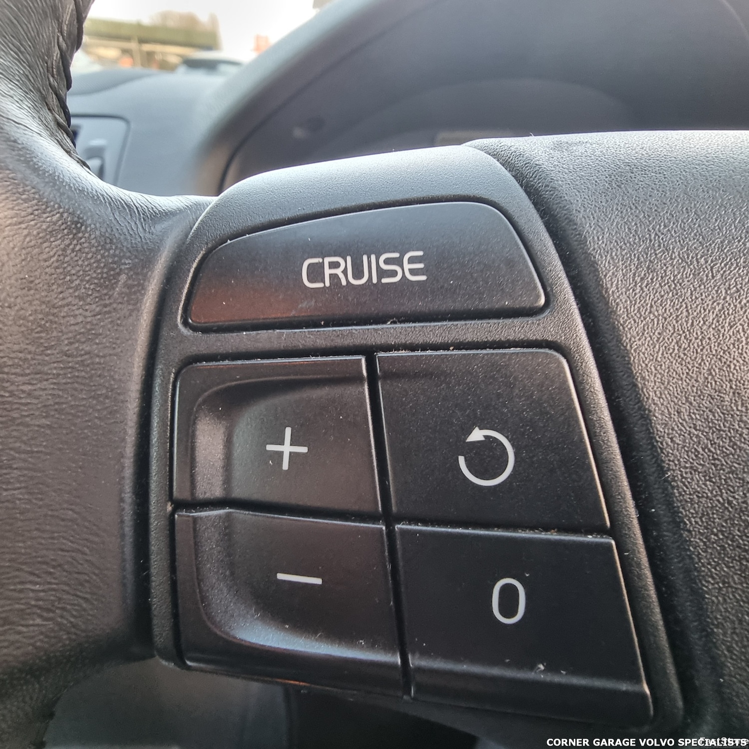 Used Volvo S40 2012 for sale - 76402917: Photo 8