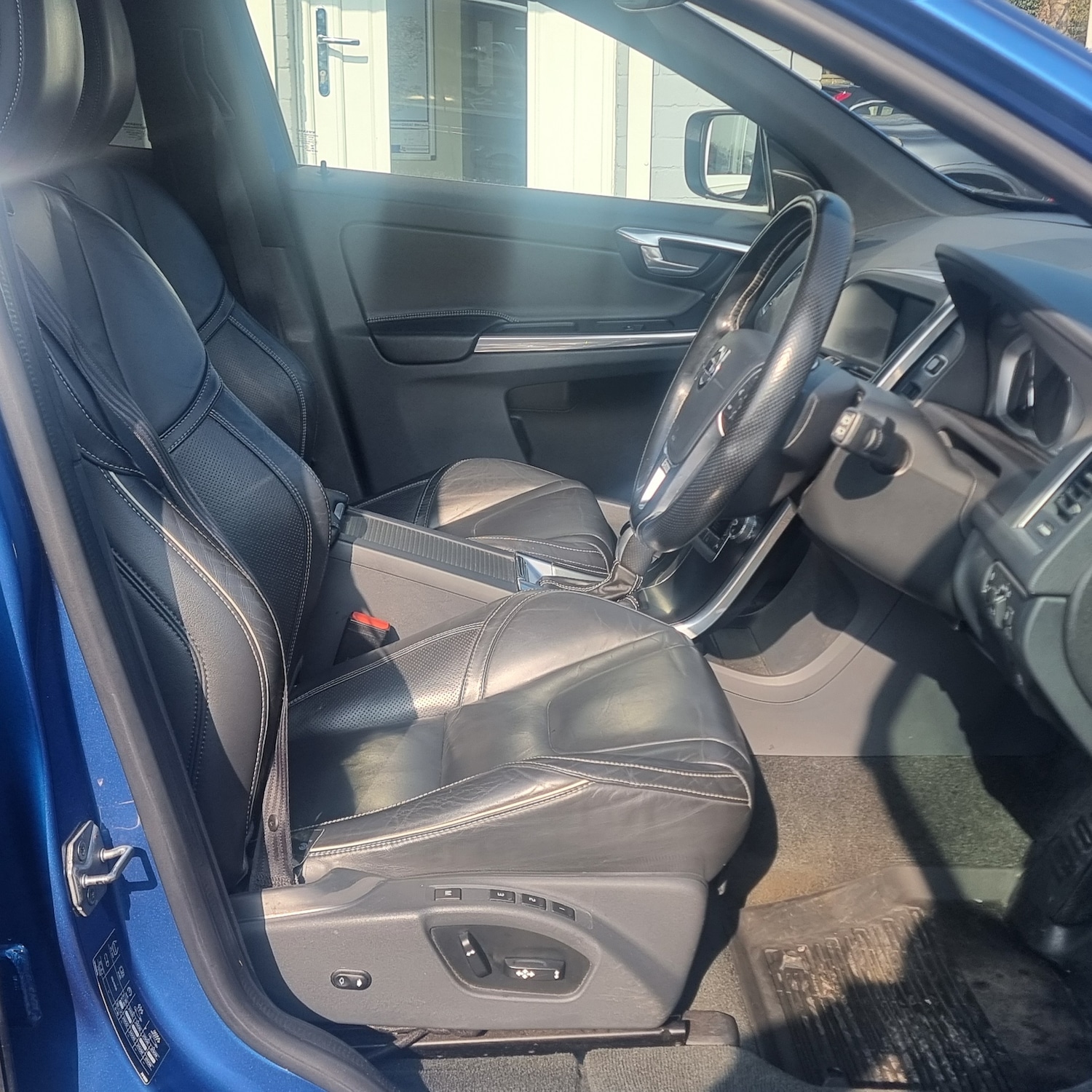 Used Volvo XC60 2017 for sale - 78011345: Photo 11