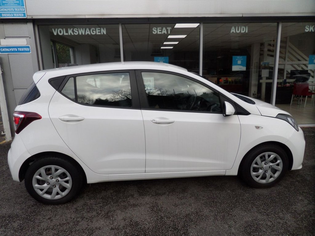 Used Hyundai i10 2019 for sale - 77825993: Photo 2
