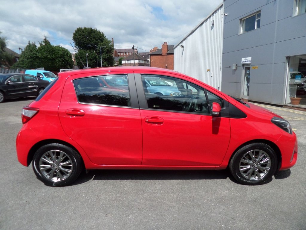 Used Toyota Yaris 2017 for sale - 77825988: Photo 2