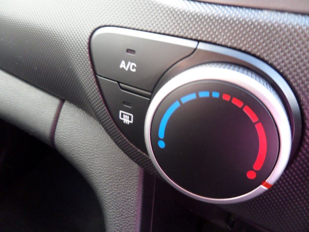 Used Hyundai i10 2018 for sale - 77825995: Photo 16