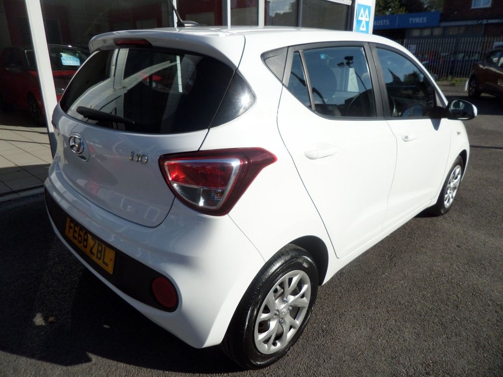 Used Hyundai i10 2018 for sale - 77825995: Photo 3