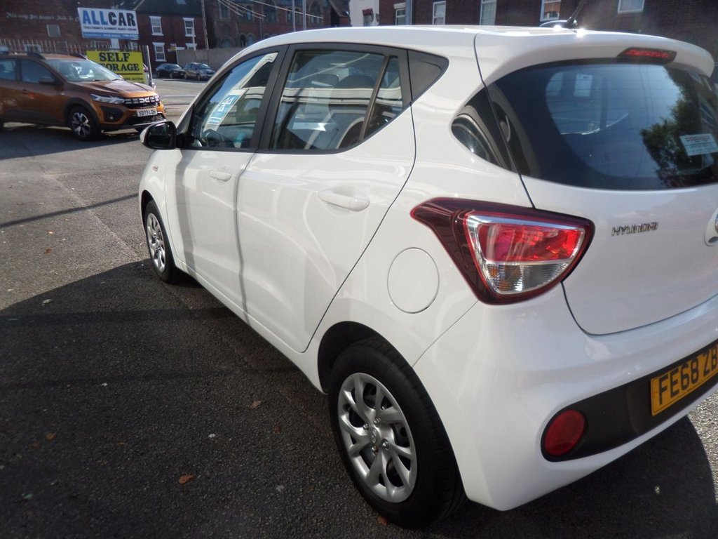 Used Hyundai i10 2018 for sale - 77825995: Photo 5
