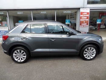 Used Volkswagen T-Roc 2018 for sale - 78331015: Photo