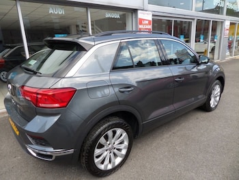 Used Volkswagen T-Roc 2018 for sale - 78331015: Photo