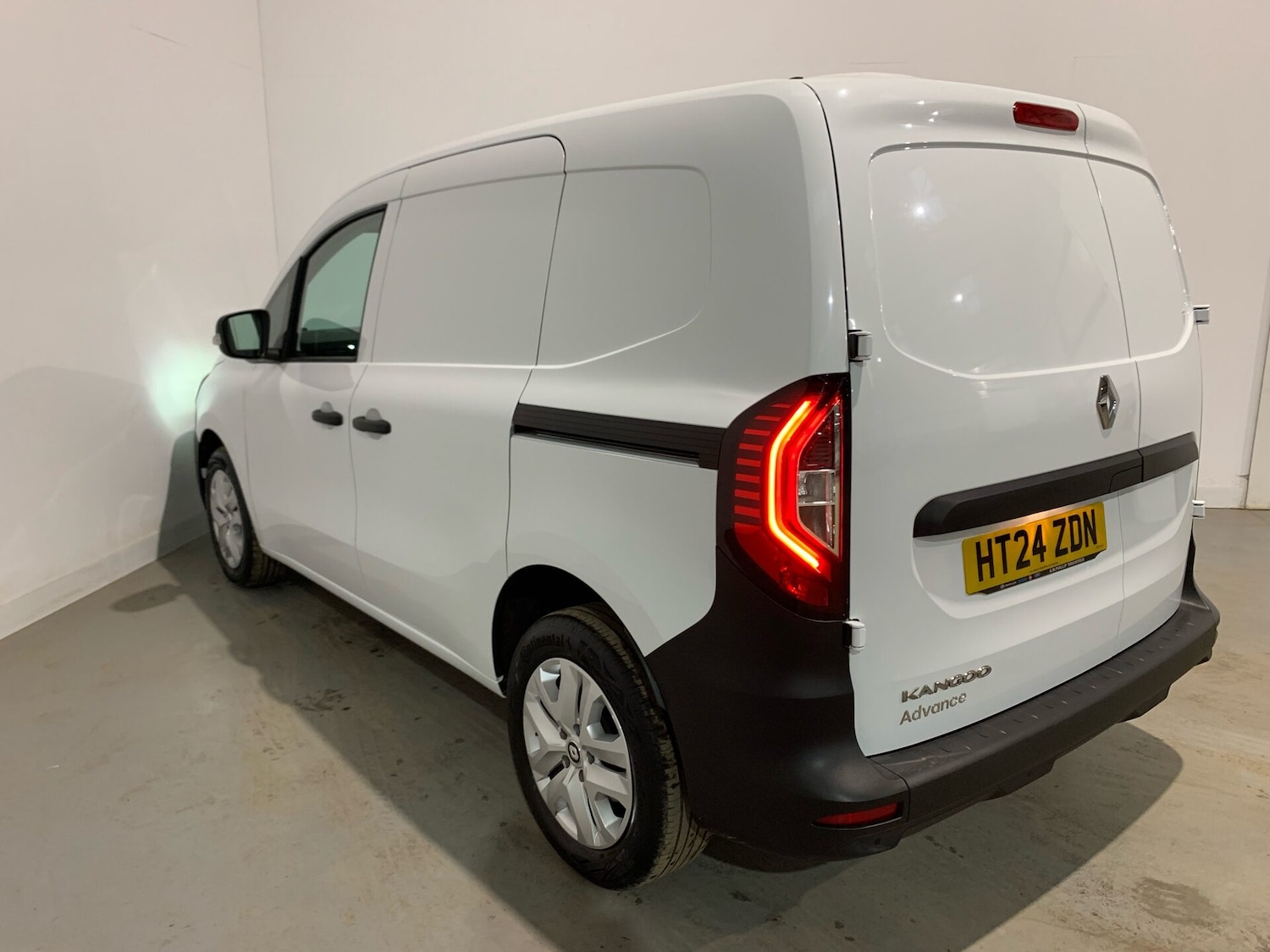 Used Renault Kangoo 2024 for sale - 76918239: Photo 3