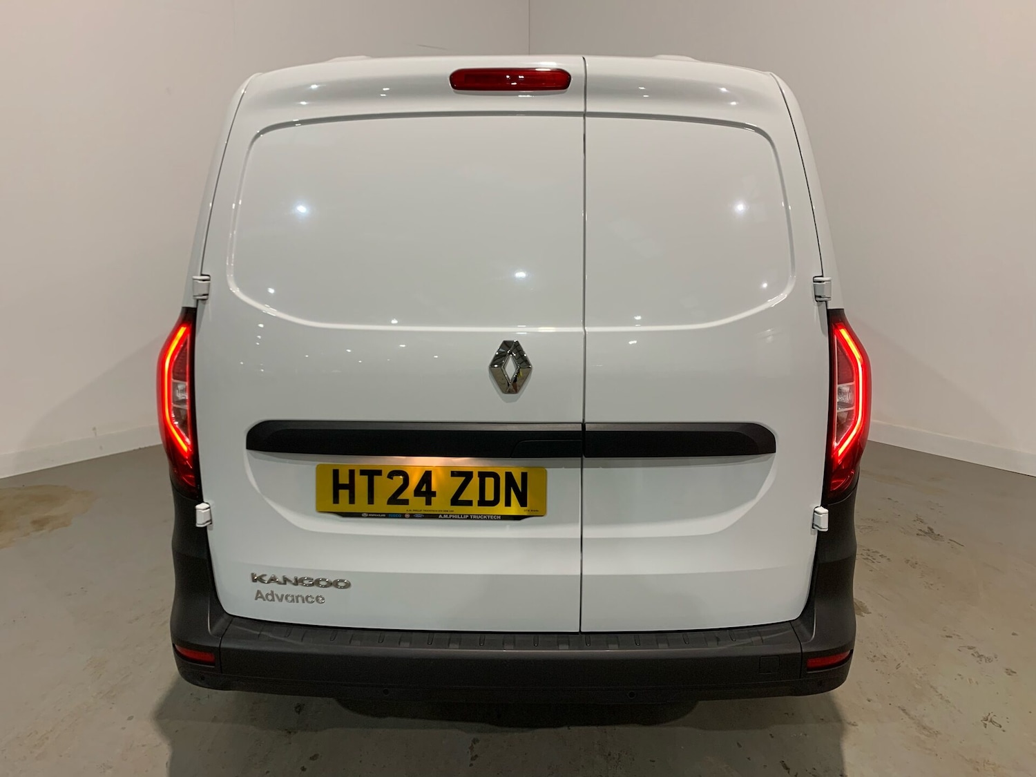 Used Renault Kangoo 2024 for sale - 76918239: Photo 4