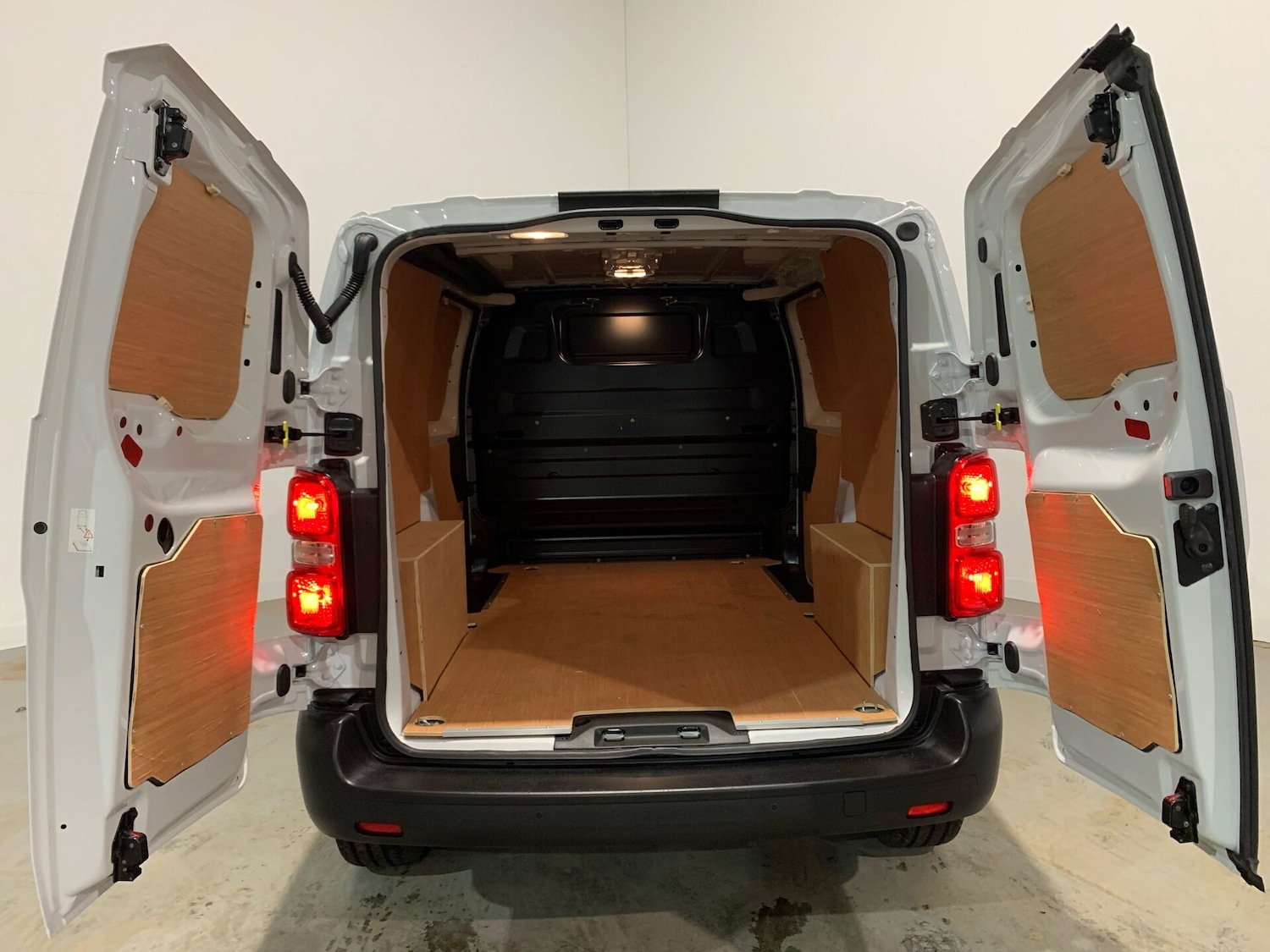 Used Peugeot Expert 2023 for sale - 76590398: Photo 11