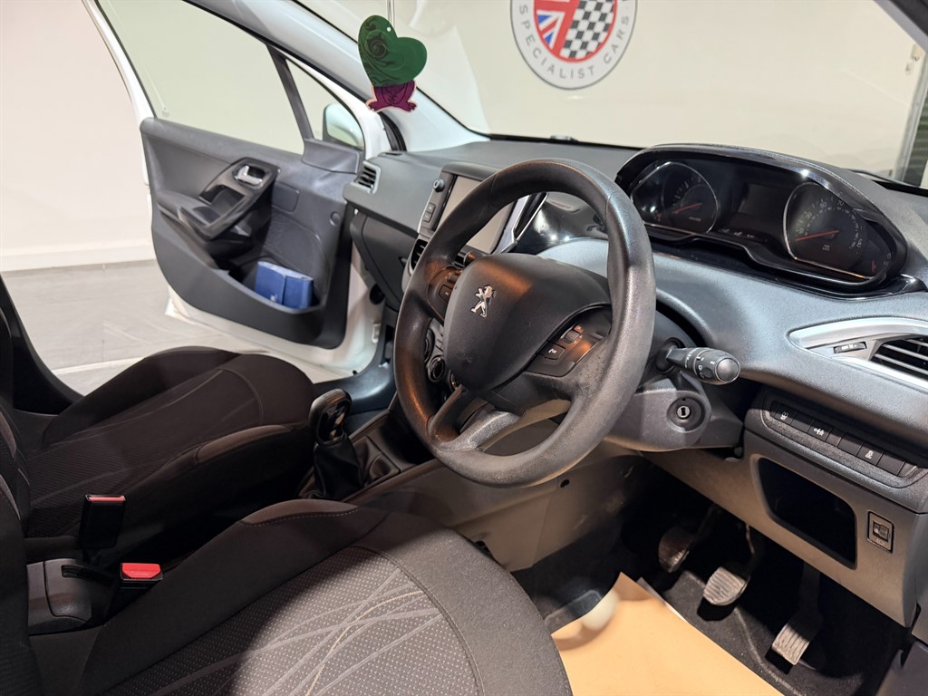 Used Peugeot 208 2014 for sale - 77281370: Photo 10