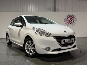 Used Peugeot 208 2014 for sale - 77281370: Photo
