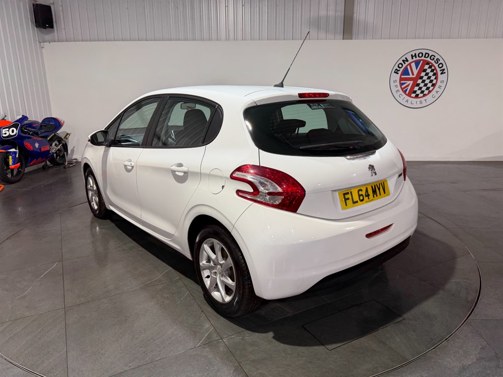 Used Peugeot 208 2014 for sale - 77281370: Photo 4