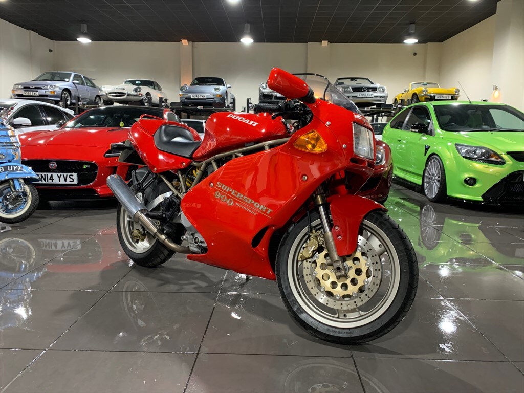 Ducati 900