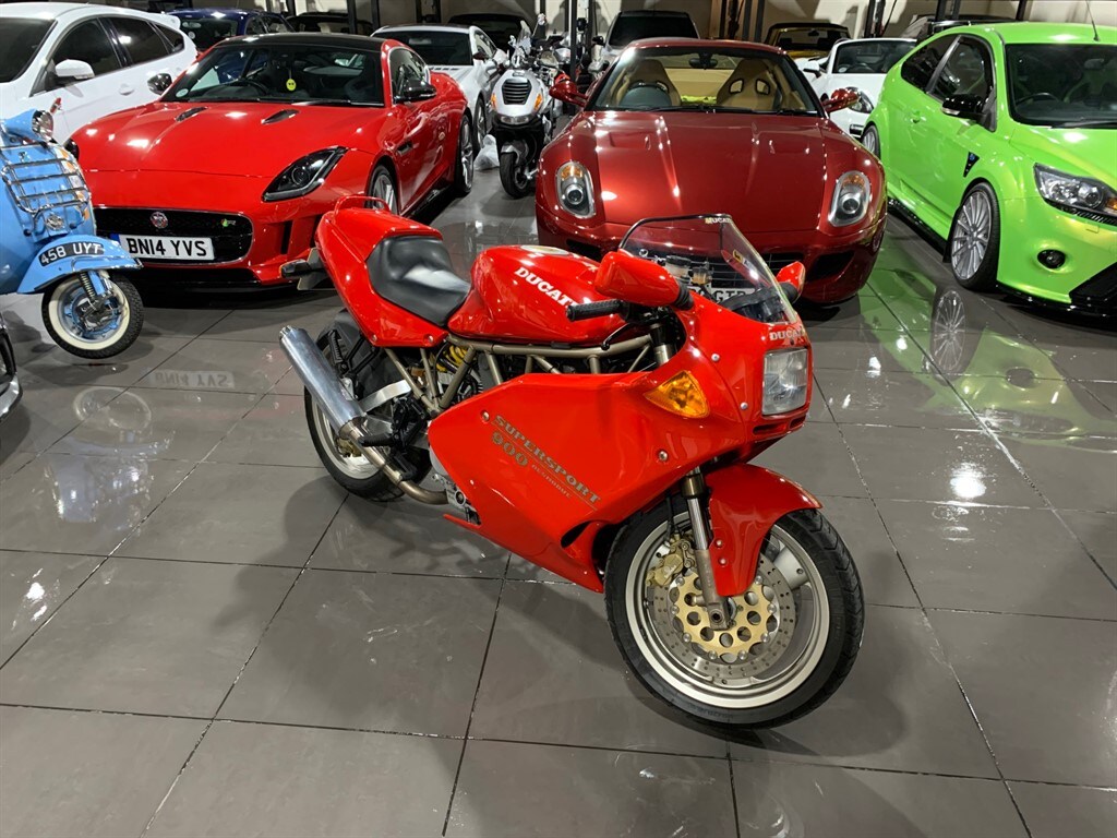 Ducati 900