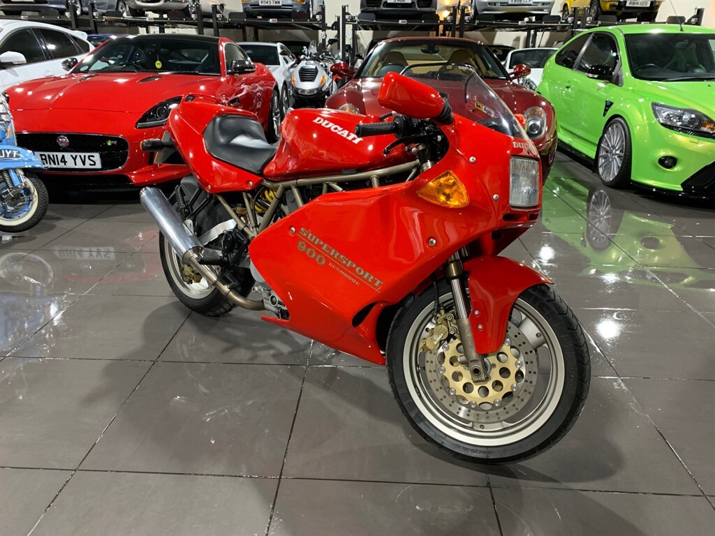 Ducati 900