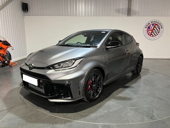 Used Toyota Yaris 2024 for sale - 77083700: Photo