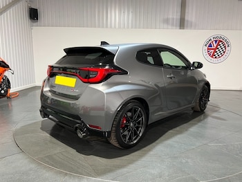 Used Toyota Yaris 2024 for sale - 77083700: Photo