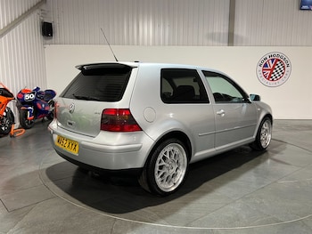 Used Volkswagen Golf 2002 for sale - 76804459: Photo