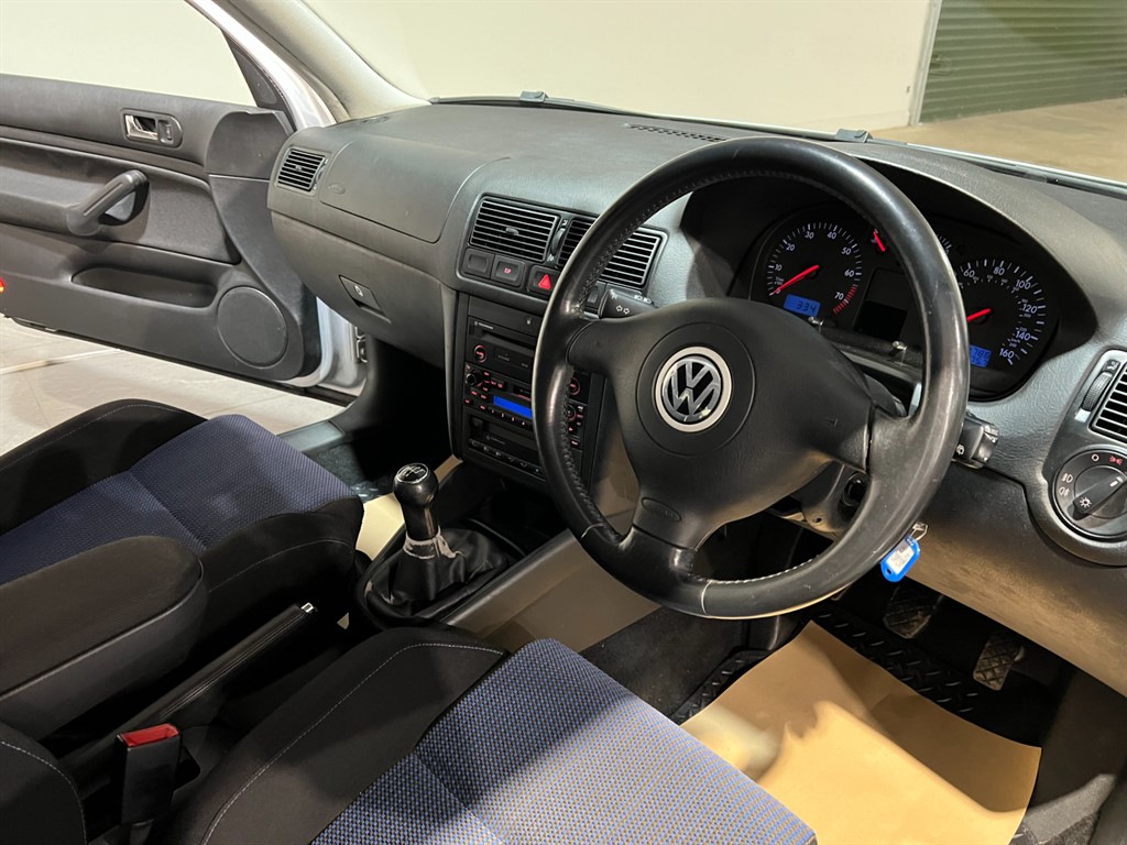 Used Volkswagen Golf 2002 for sale - 76804459: Photo 8