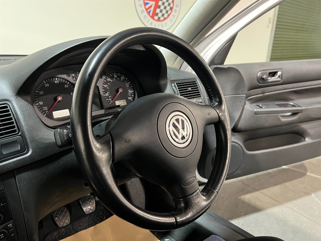 Used Volkswagen Golf 2002 for sale - 76804459: Photo 9