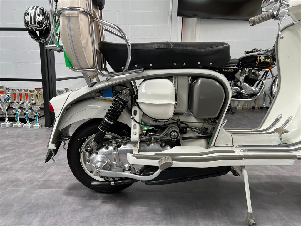 Lambretta SX