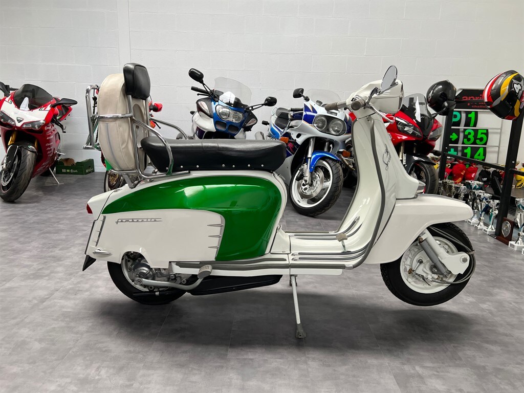 Lambretta SX