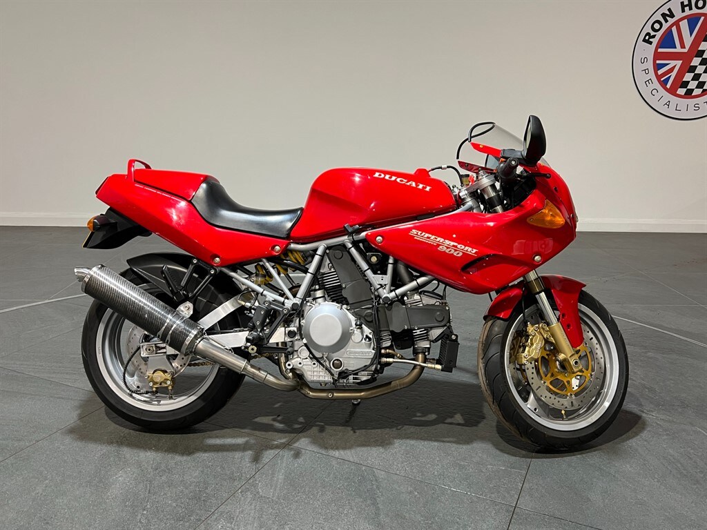 Ducati 900