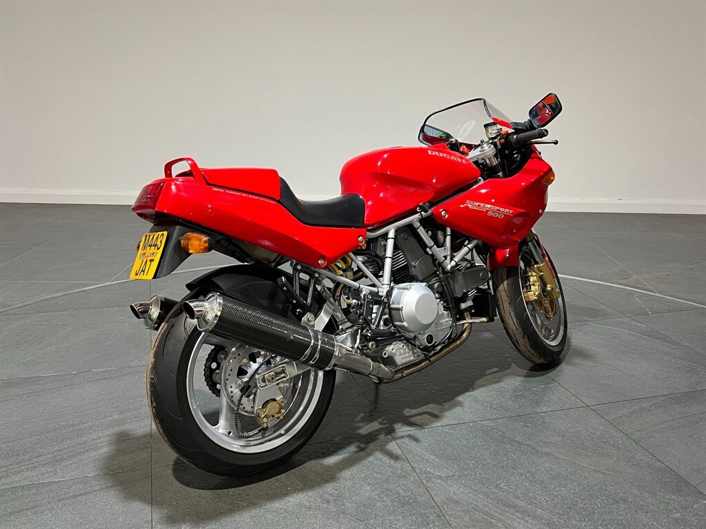 Ducati 900