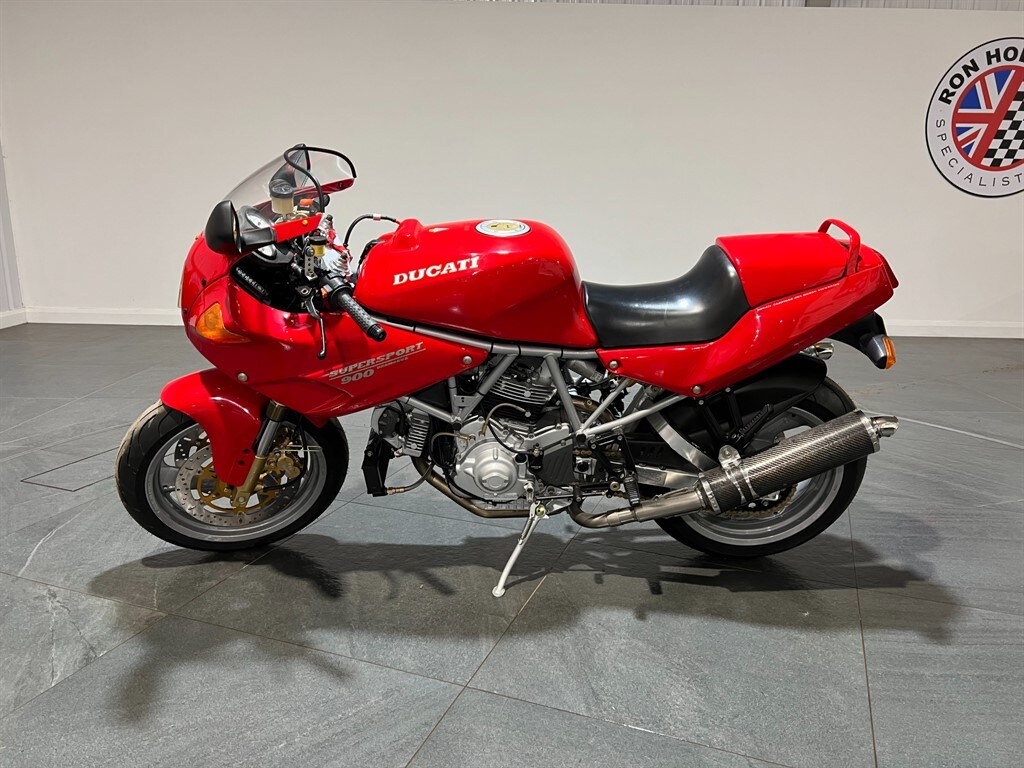 Ducati 900