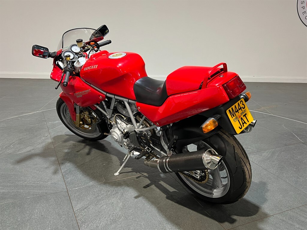 Ducati 900