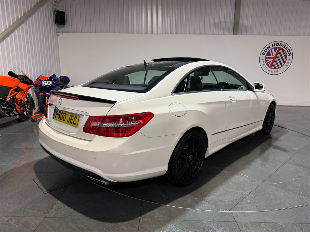 Used Mercedes-Benz E Class 2011 for sale - 77354056: Photo 3