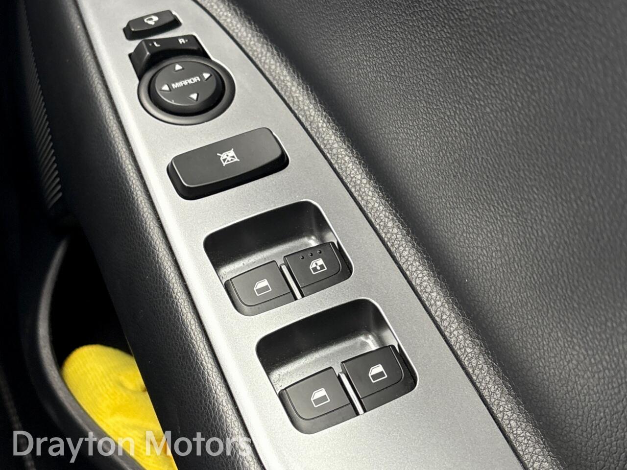 Used Kia Stonic 2024 for sale - 77469336: Photo 30