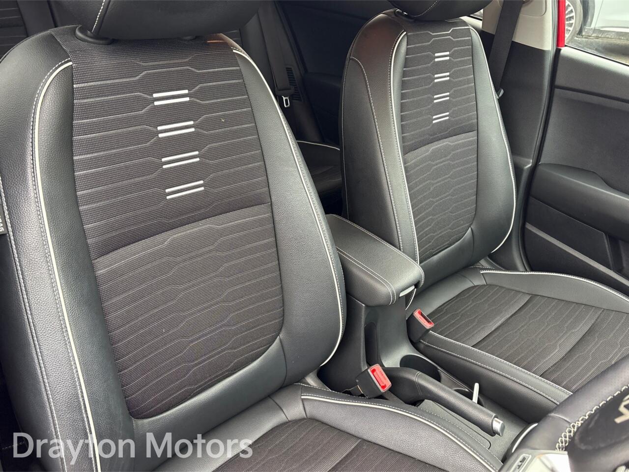 Used Kia Stonic 2024 for sale - 77469336: Photo 33