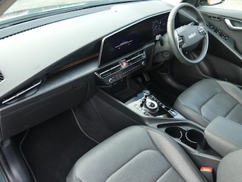 Used Kia Niro 2024 for sale - 76270402: Photo 2